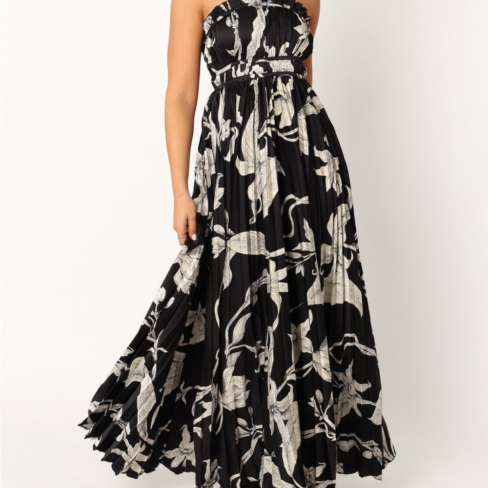 Angelique Dress- Elegant Black and White Floral Maxi Dress